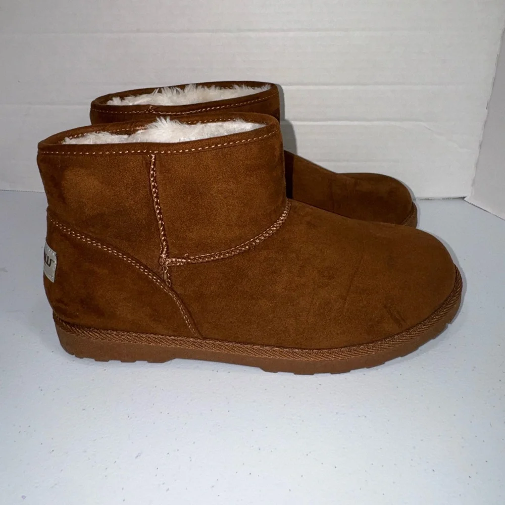 Makalu Brown Suede Faux Fur Lined Ankle Boots Kids Size 5